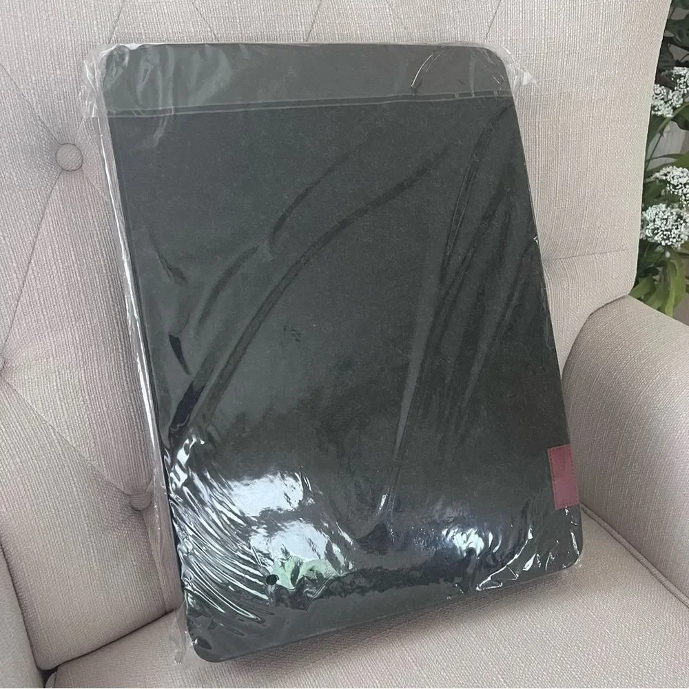 Set of 8 Gray Felt Washable Place Mats, Cutlery Holders, Coasters (24 Total) NWT